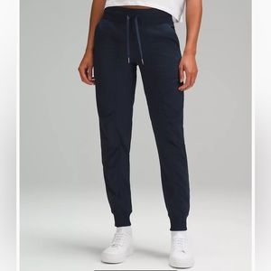 Lulu dance joggers- navy and size 6.